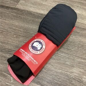 Women's Canada Goose Arctic Down Water Resistant Mittens